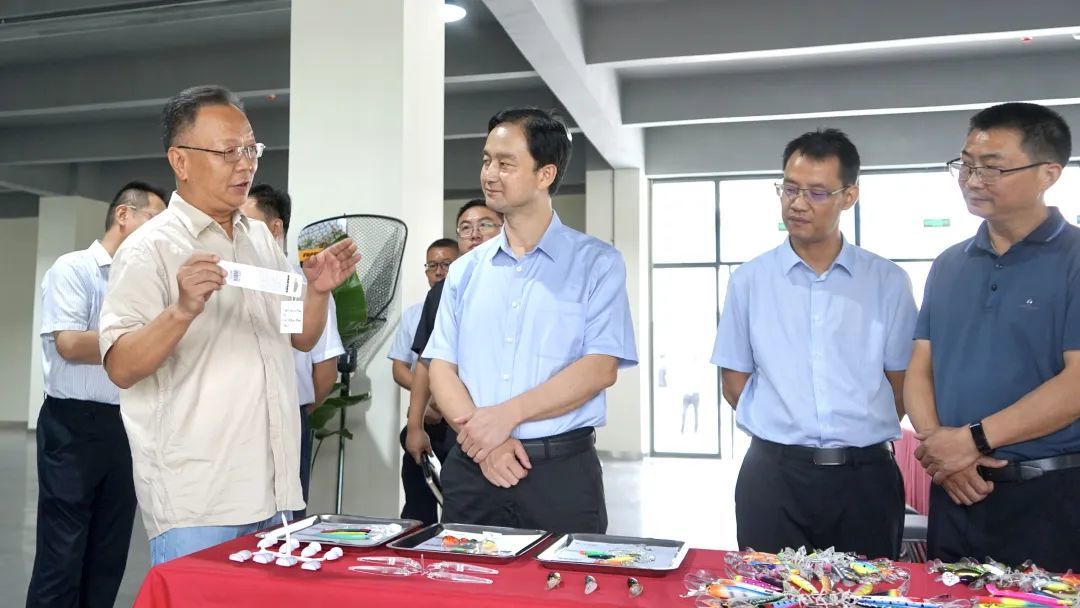 BB电子 BB平台都江堰市委书记蒋蔚炜：拿出务实有效的政策“干货”帮助企业做大做强(图4)
